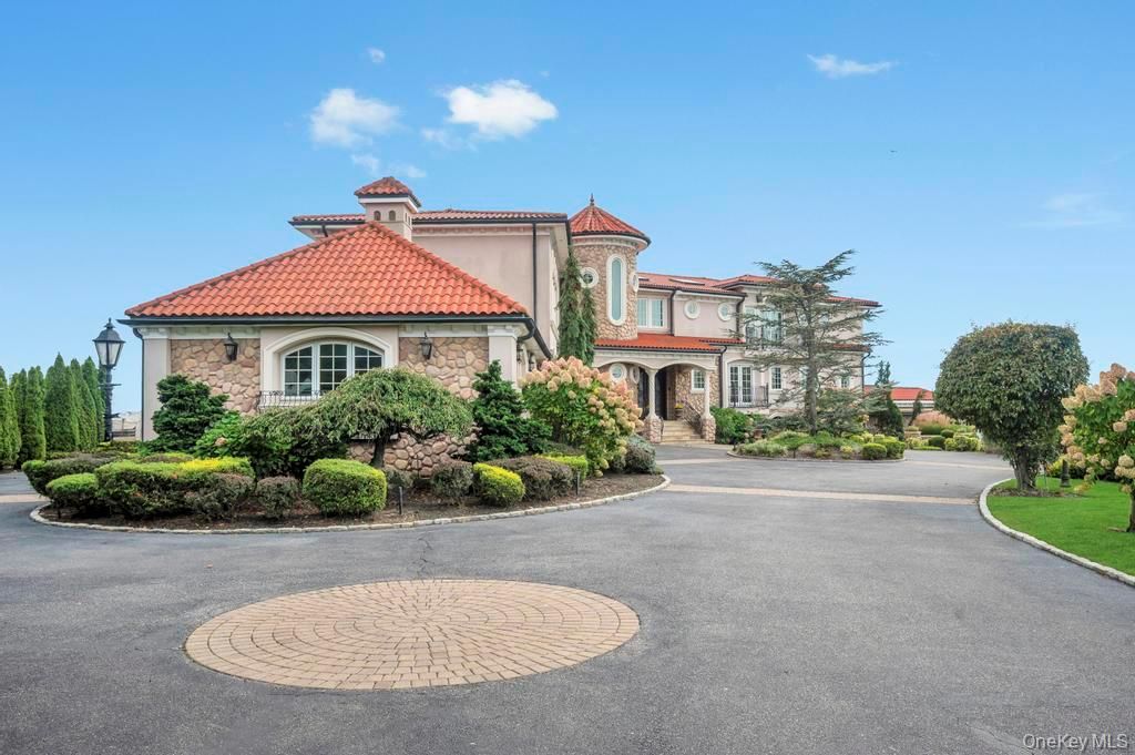 Backyard, Exterior, Facade, Brick Facade, Mediterranean
