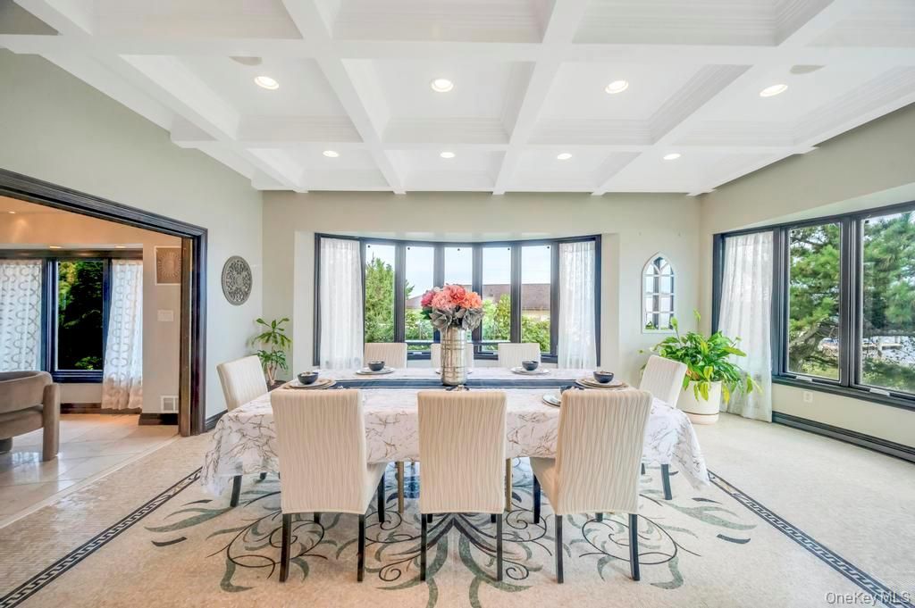 Dining room, Interior, Recessed Lighting
