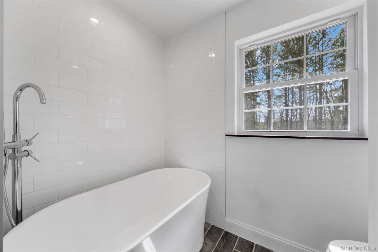 Bathroom, Free Standing Baths, Interior, Recessed Lighting, Wood Texture Flooring