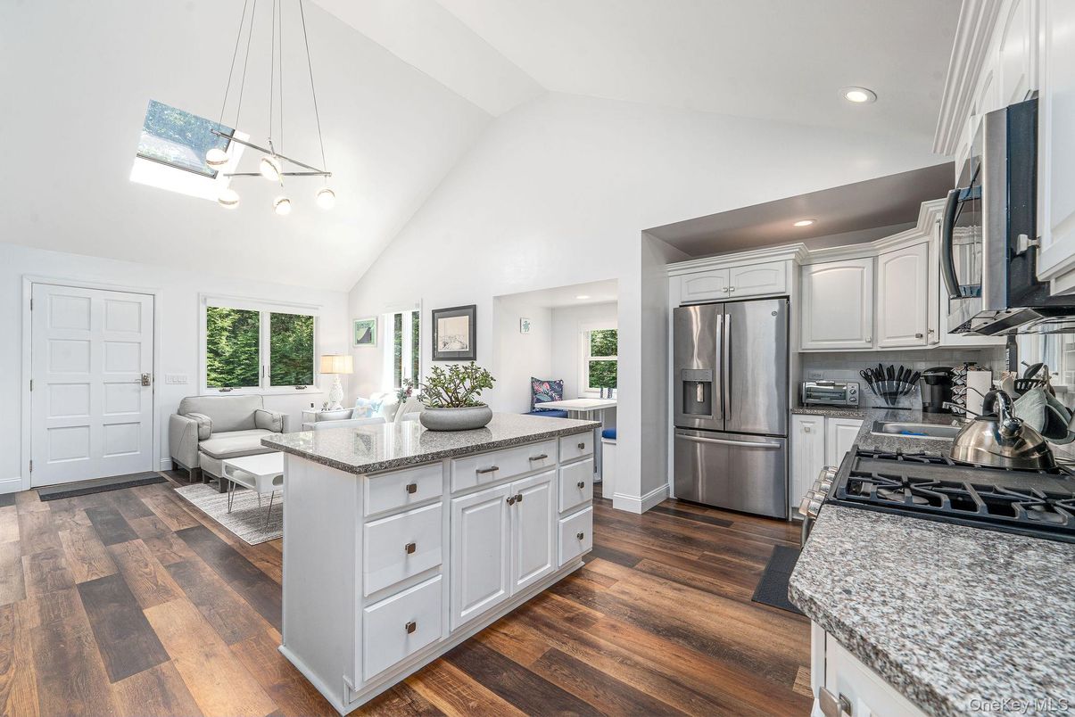 Interior, Kitchen, Living room, Pendant Lights, Recessed Lighting, Stainless Steel Appliances, Wood Texture Flooring
