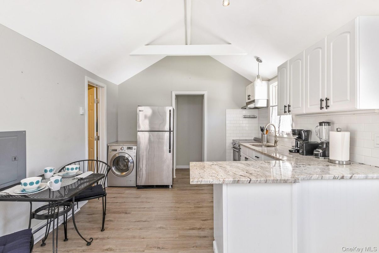 Interior, Kitchen, Pendant Lights, Recessed Lighting, Washer, Wood Texture Flooring