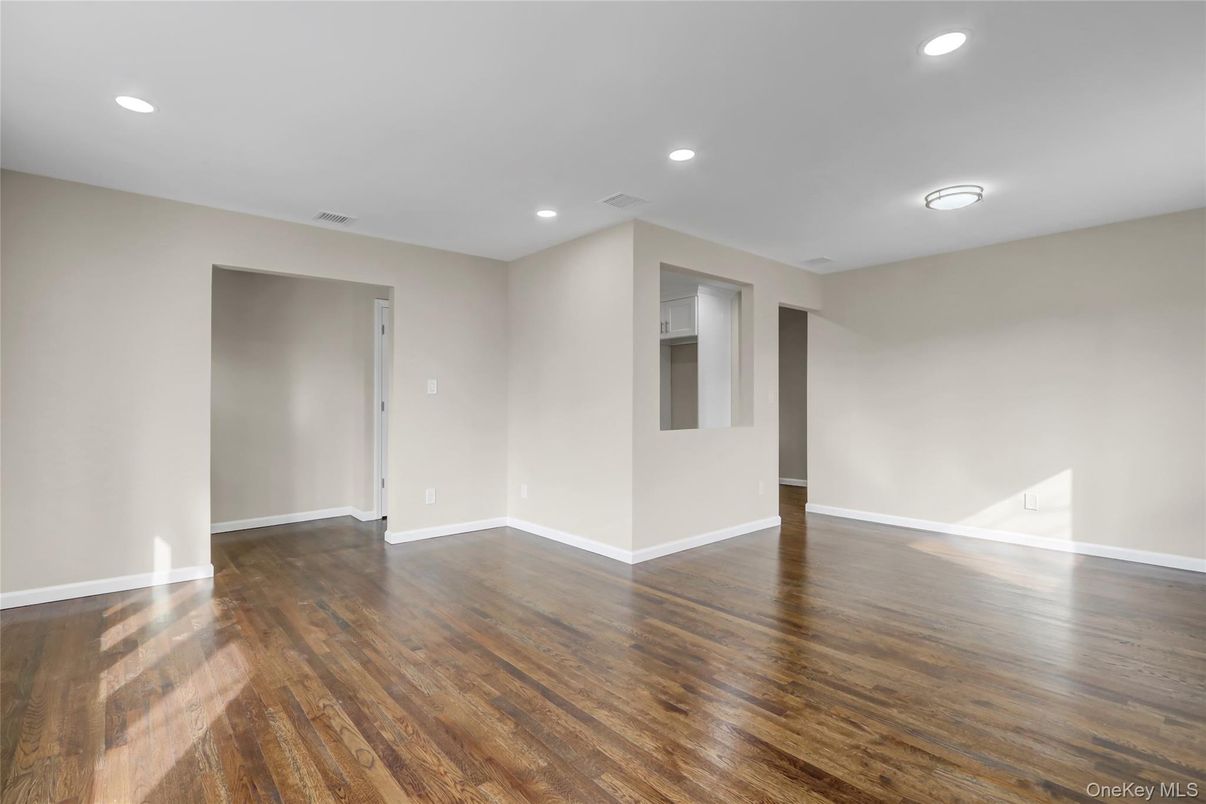 Empty room, Interior, Recessed Lighting, Wood Texture Flooring