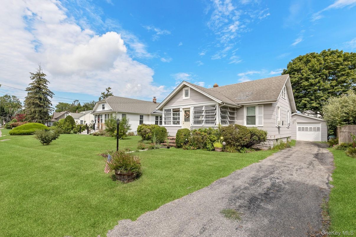 Backyard, Exterior, Facade, Cape Cod