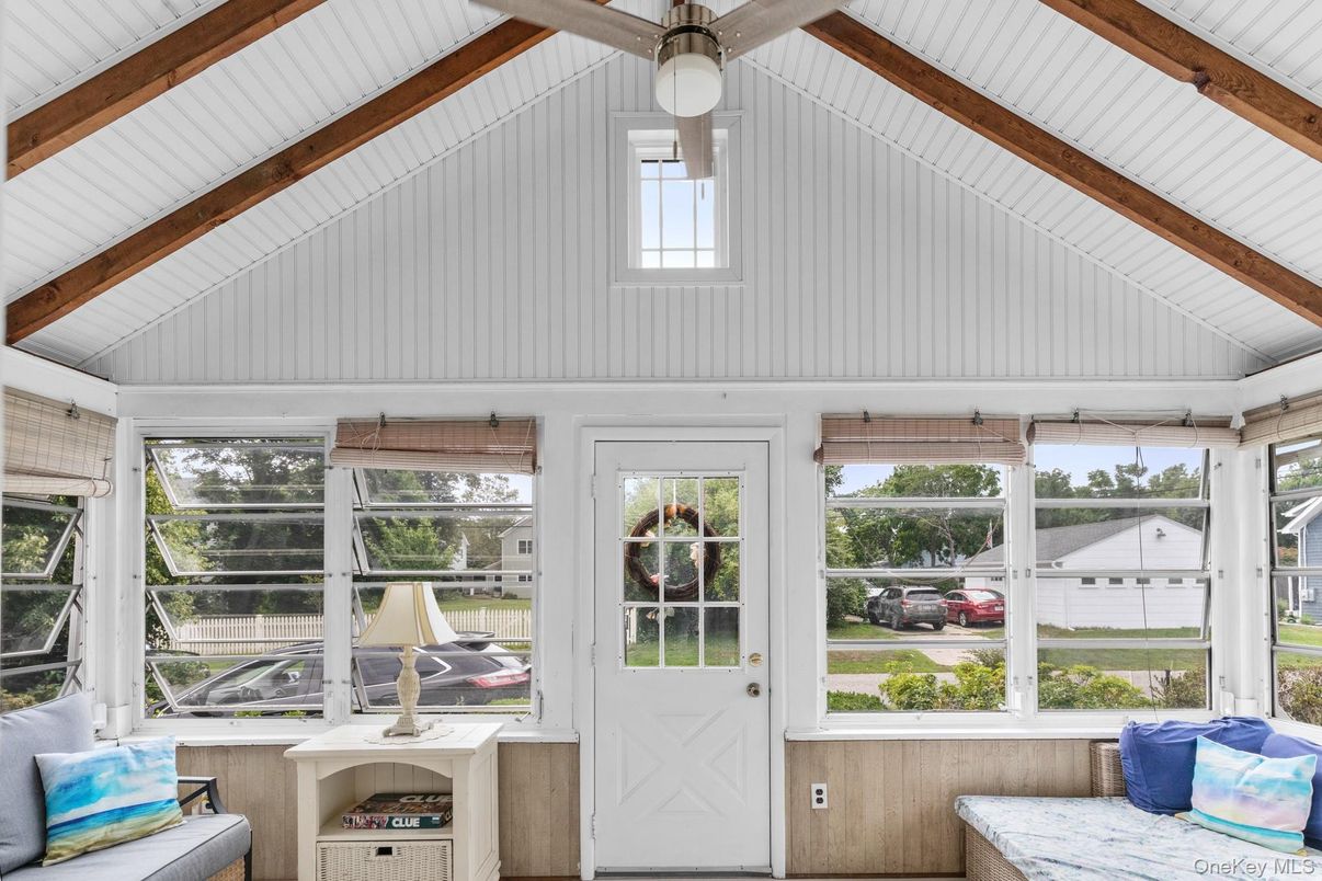 Interior, Sun Room, Wooden Beams