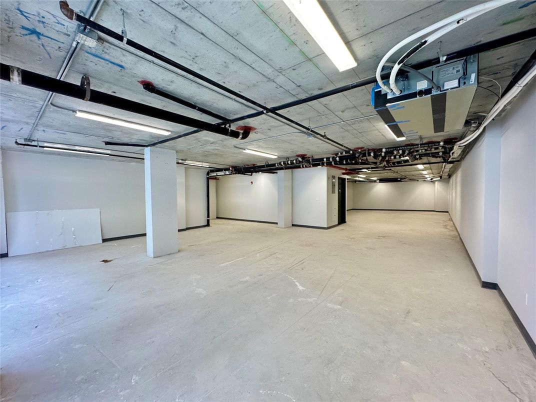 Garage, Interior
