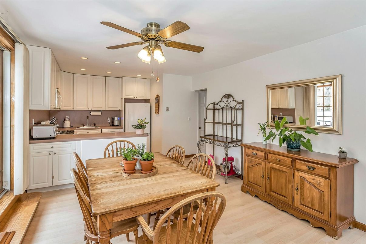 Dining room, Interior, Kitchen, Recessed Lighting, Wood Texture Flooring