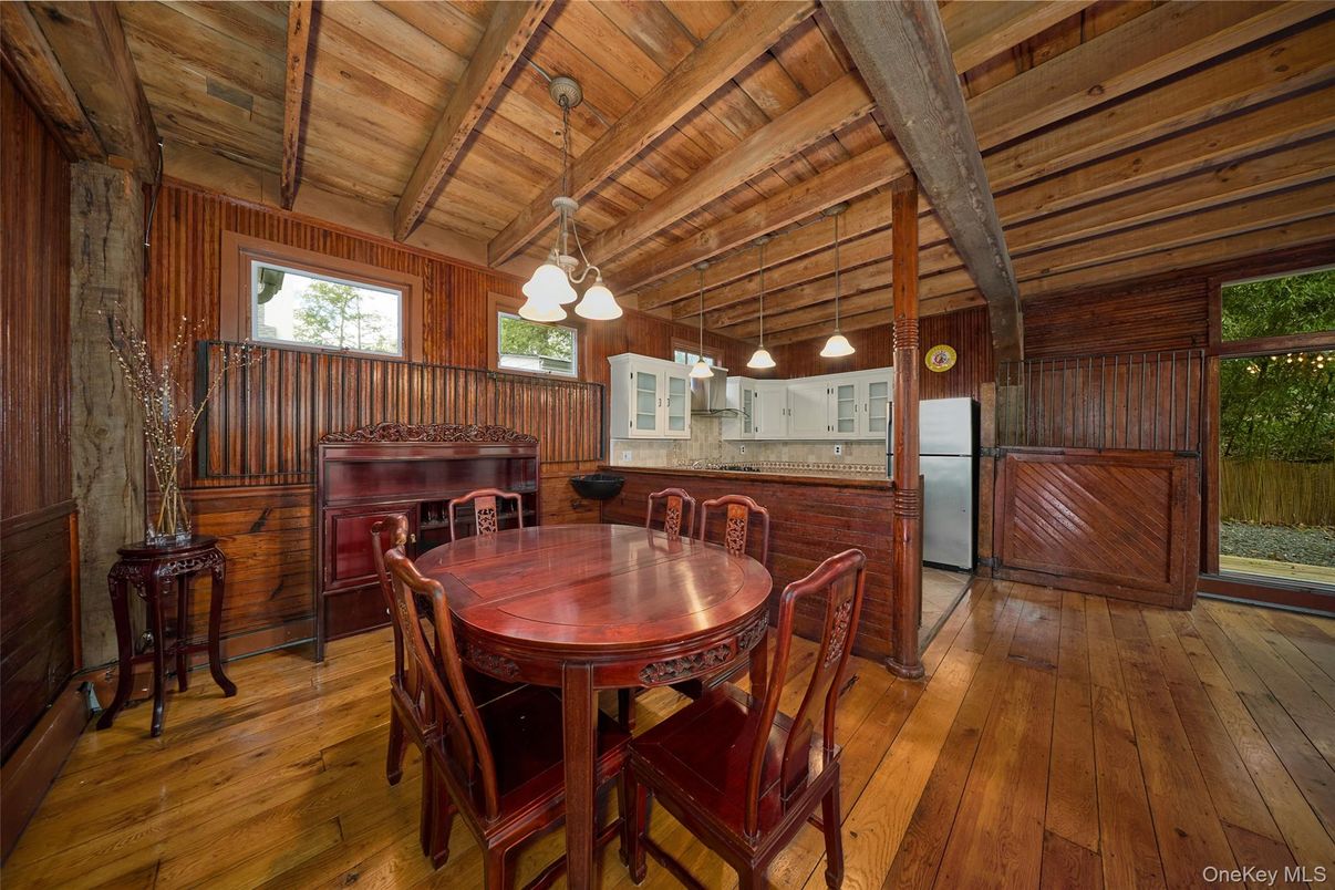 Dining room, Interior, Kitchen, Pendant Lights, Piano, Wooden Beams, Wooden Ceilings, Wood Texture Flooring, Wooden Walls