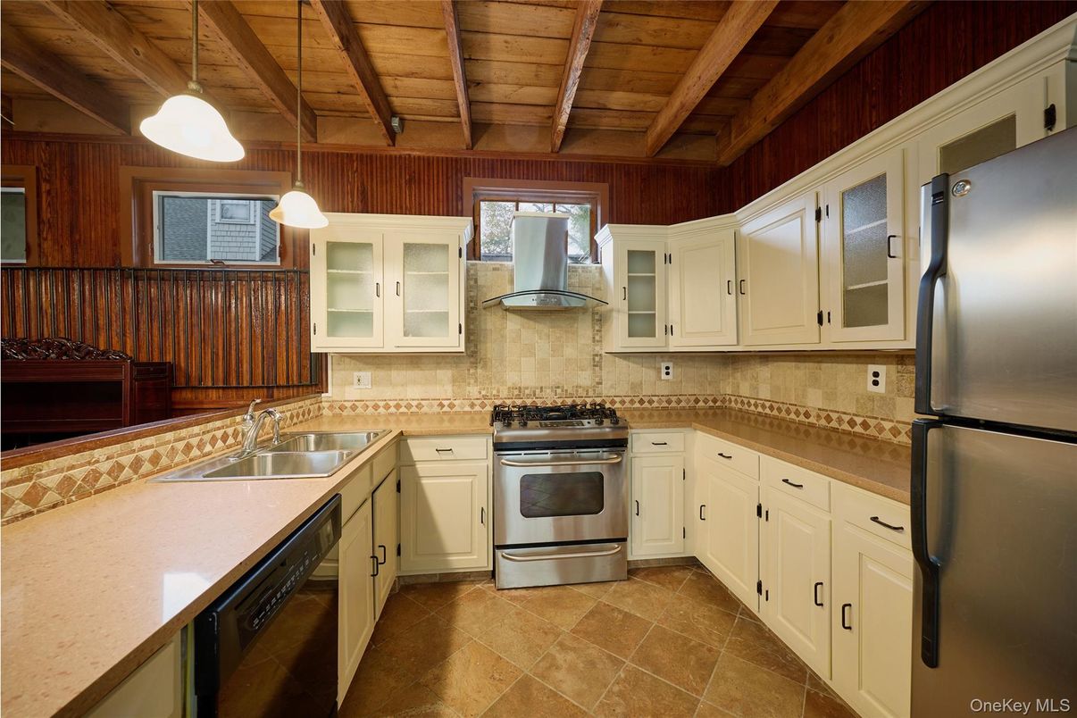 Interior, Kitchen, Pendant Lights, Stainless Steel Appliances, Wooden Beams, Wooden Ceilings