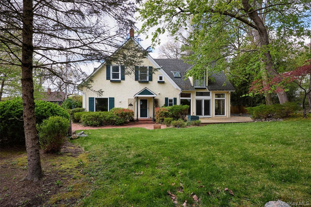 Backyard, Exterior, Facade, French Provincial