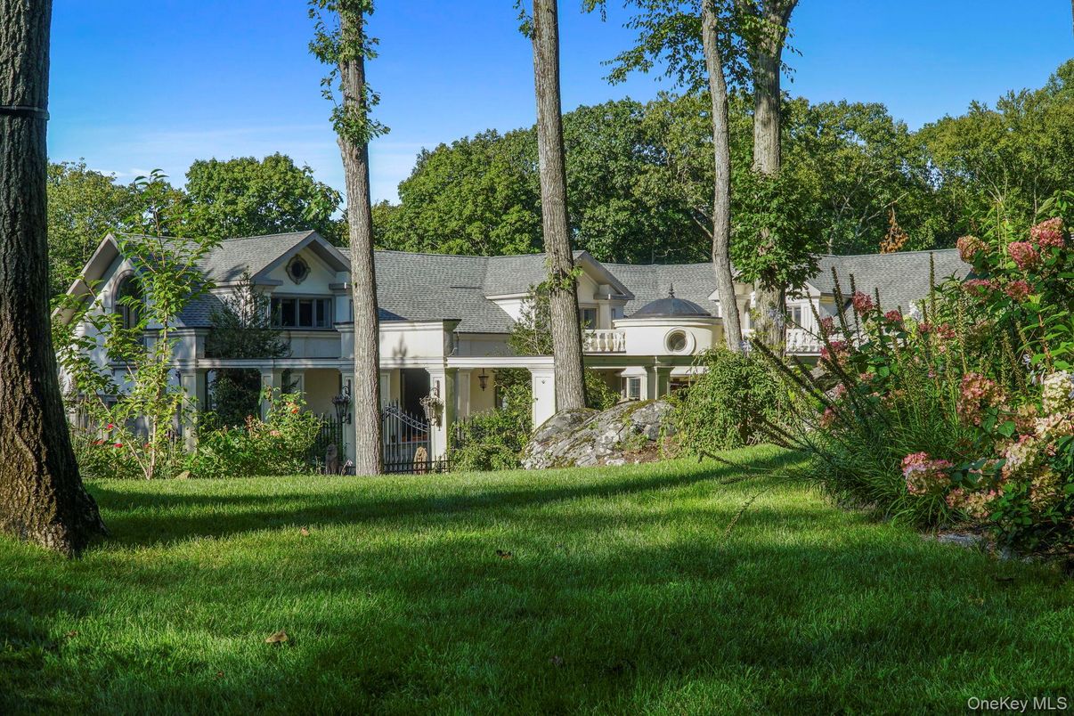 Backyard, Exterior, Facade, French Provincial
