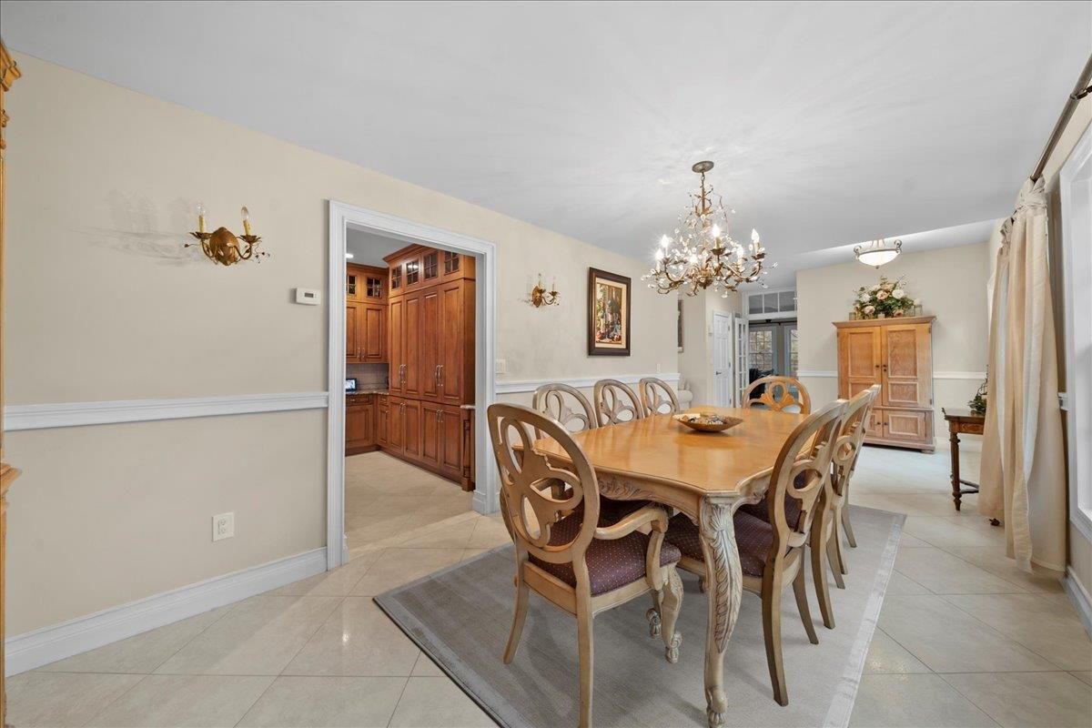 Chandelier, Dining room, Interior