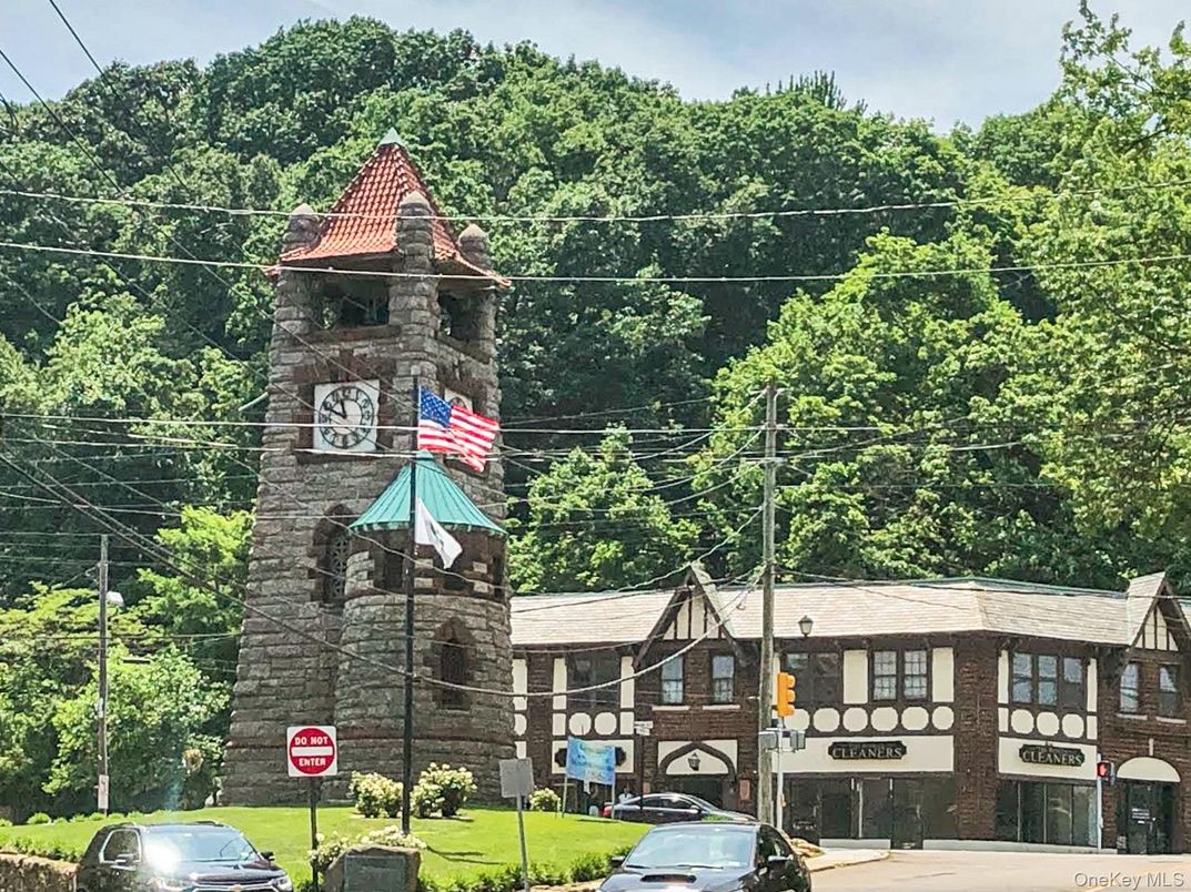 Exterior, Facade, None