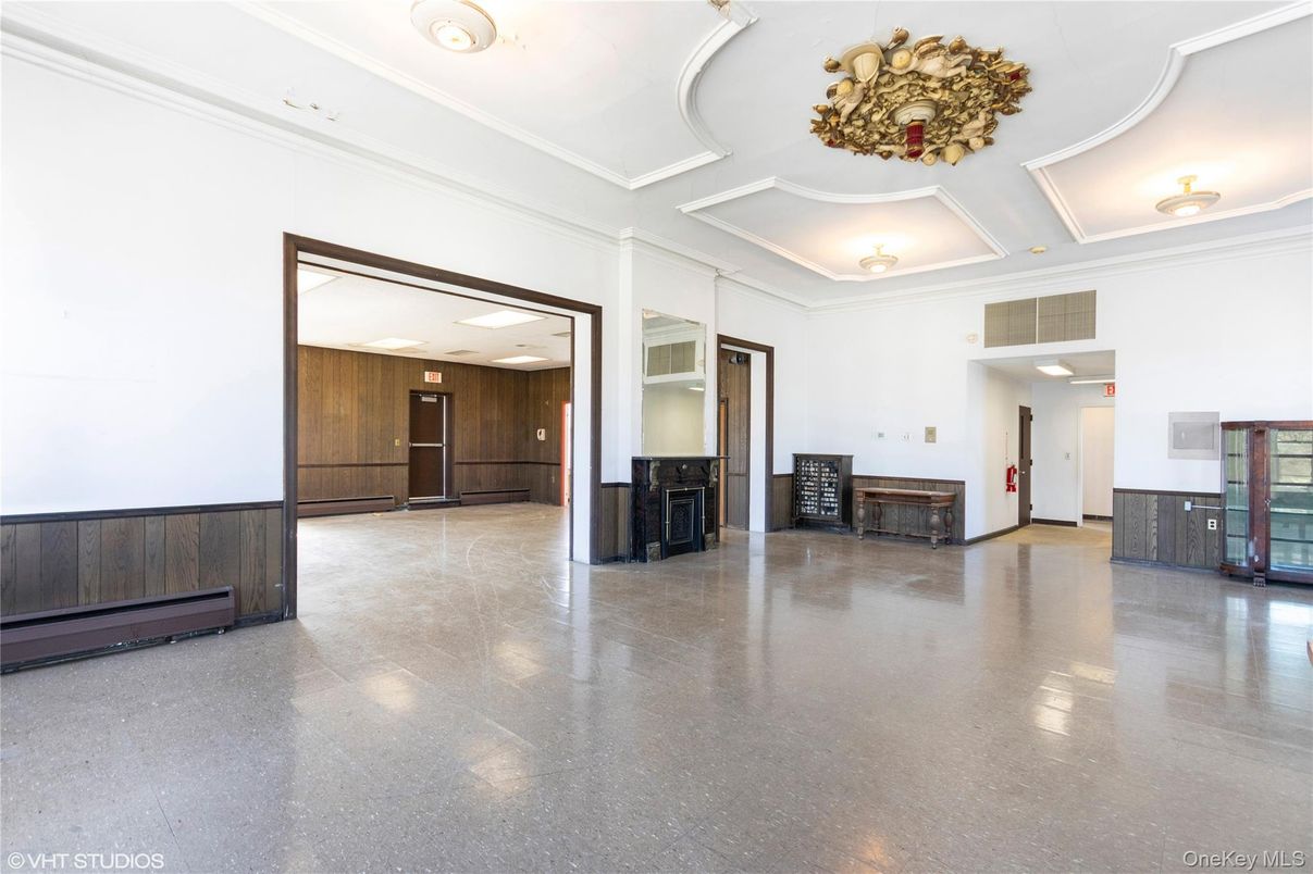 Empty room, Interior, Recessed Lighting