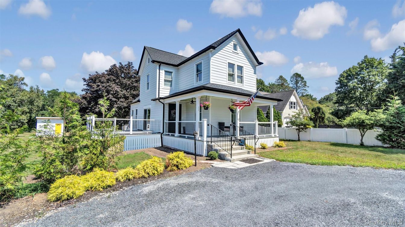 Backyard, Exterior, Facade, Queen Anne Victorian