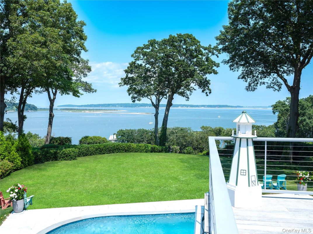 Exterior, Pool, Water