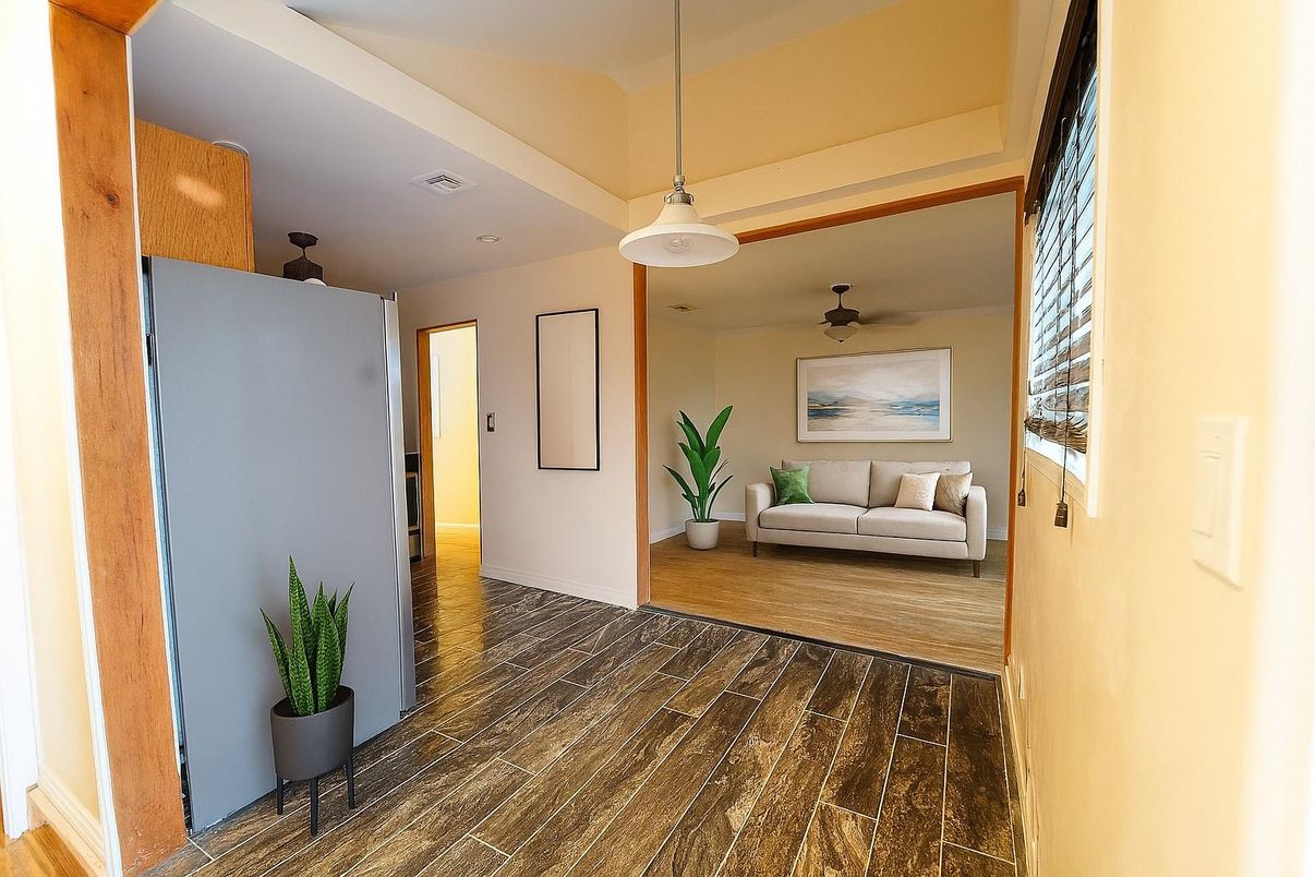 Interior, Pendant Lights, Wood Texture Flooring