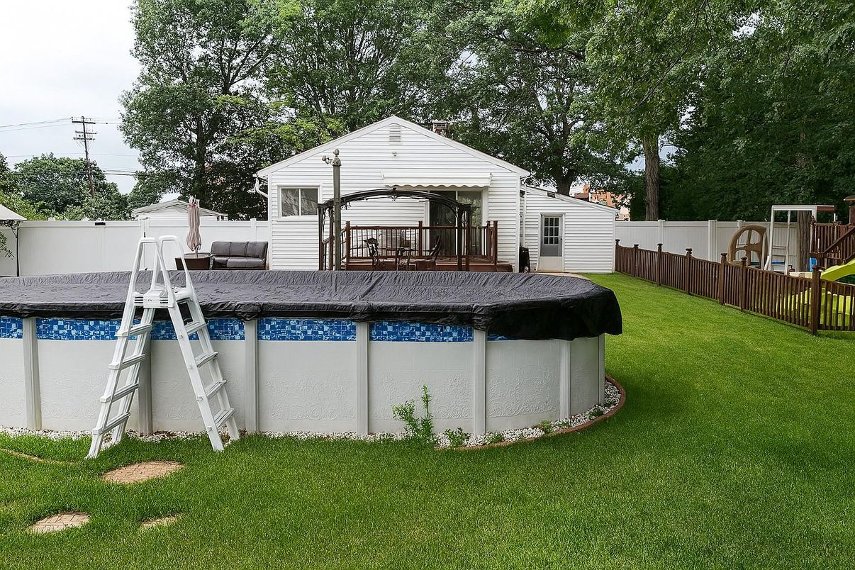 Backyard, Exterior, Pool