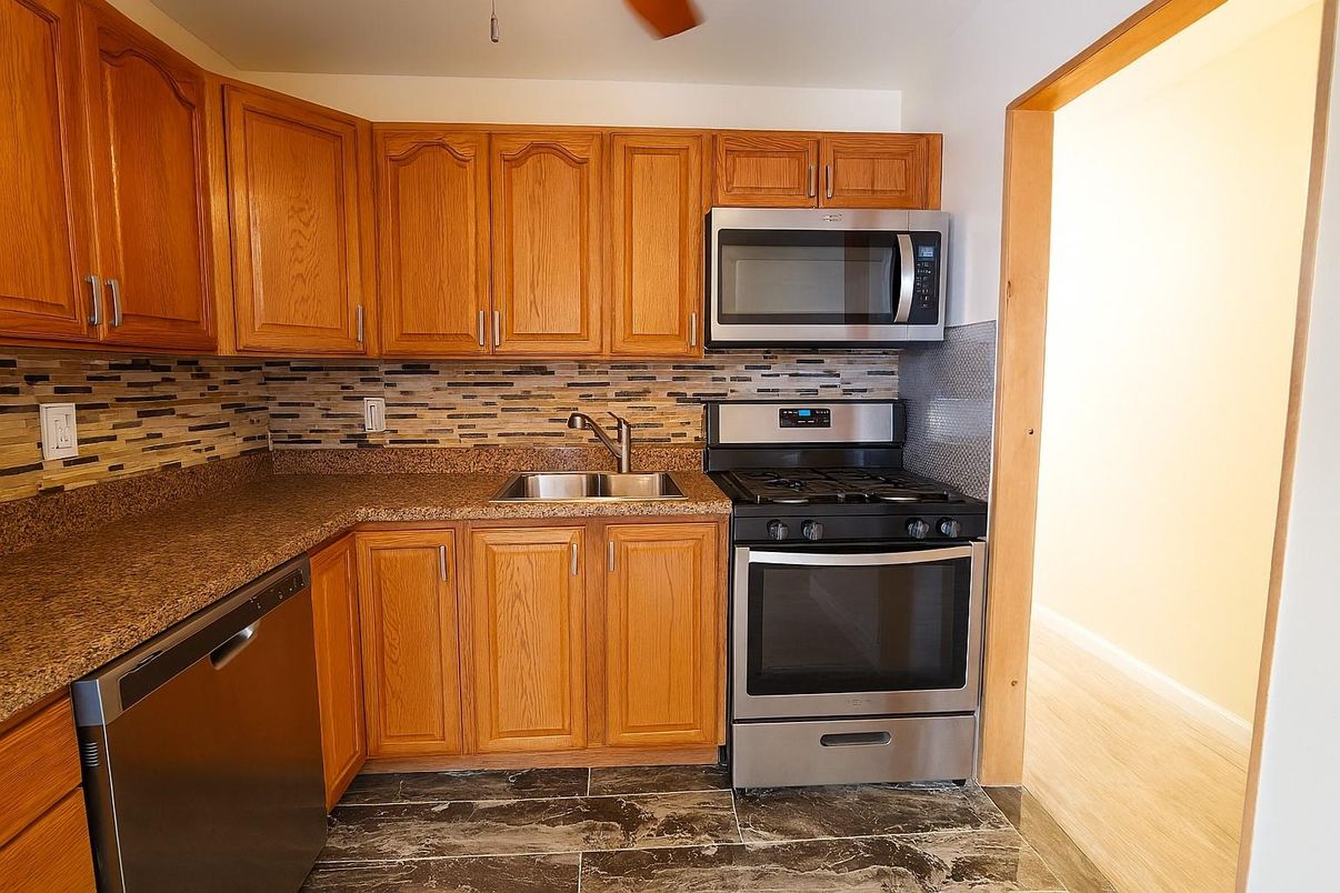 Interior, Kitchen, Stainless Steel Appliances