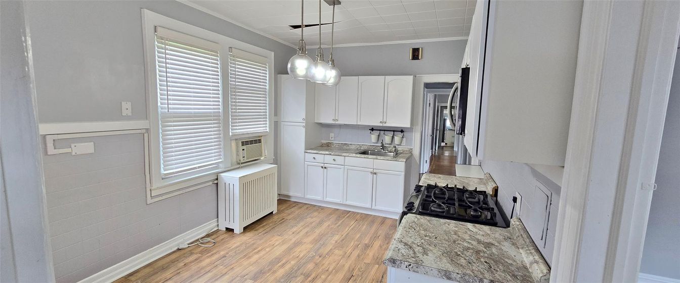 Interior, Kitchen, Pendant Lights, Wood Texture Flooring