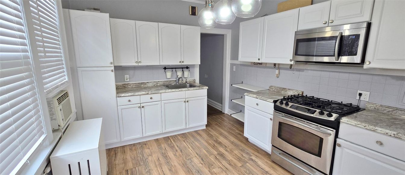Interior, Kitchen, Stainless Steel Appliances, Wood Texture Flooring
