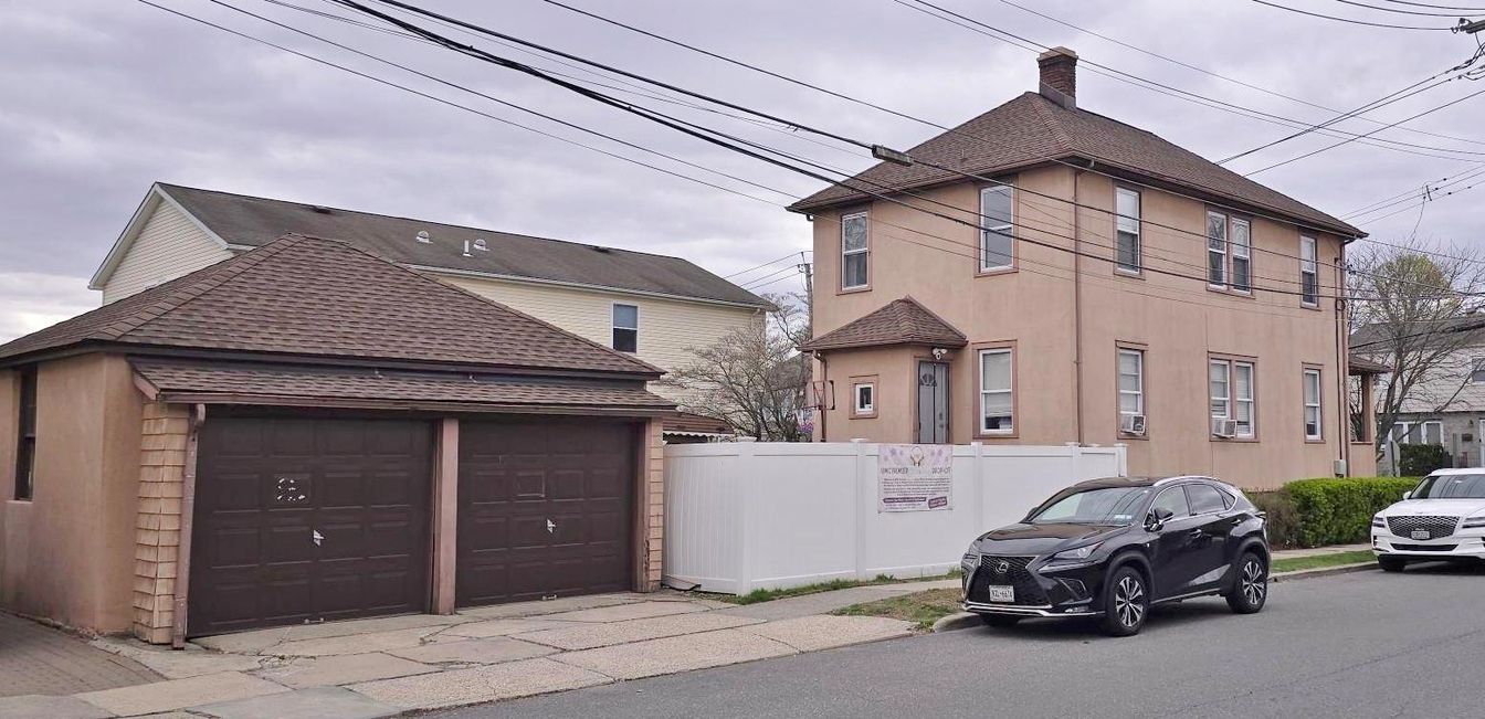 Detached Garage, Exterior