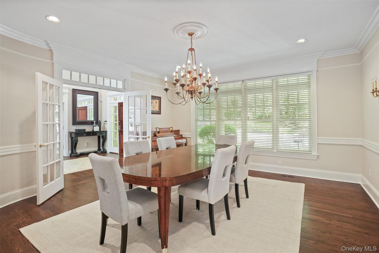 Chandelier, Dining room, Interior, Recessed Lighting, Wood Texture Flooring