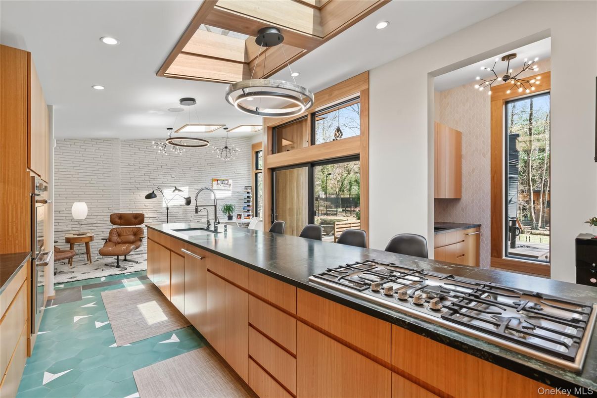 Dining room, Interior, Kitchen, Pendant Lights, Recessed Lighting, Stainless Steel Appliances