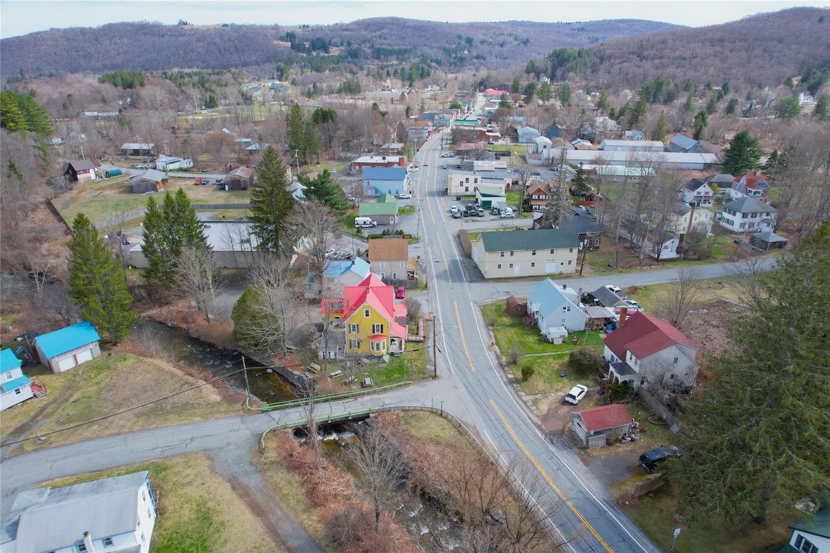 Exterior, Drone