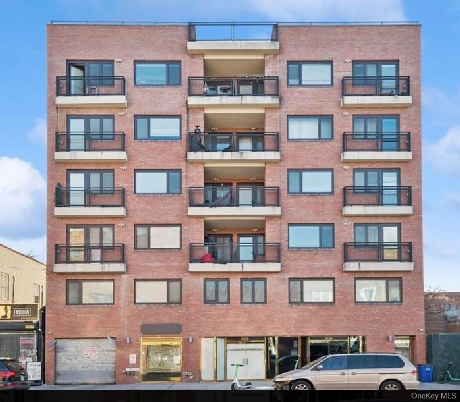 Exterior, Facade, Condo Building