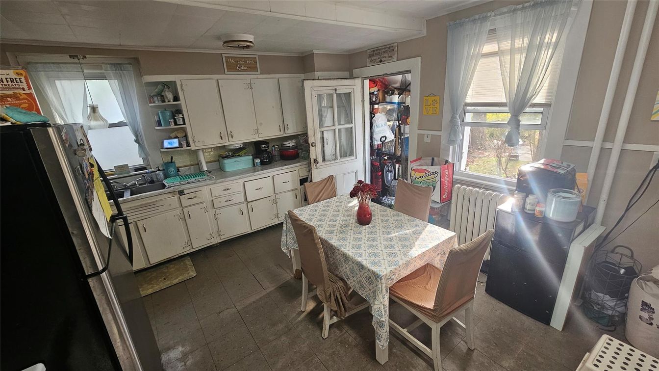 Dining room, Interior