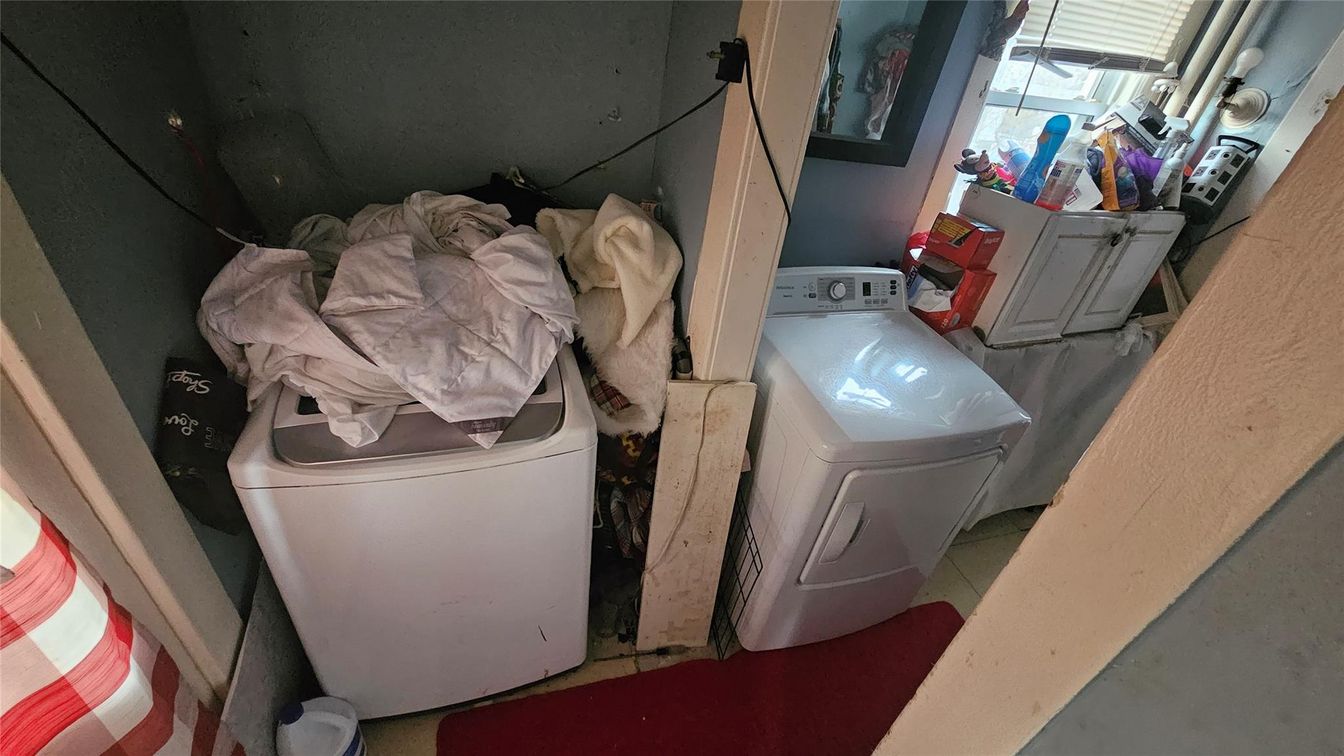 Interior, Washer