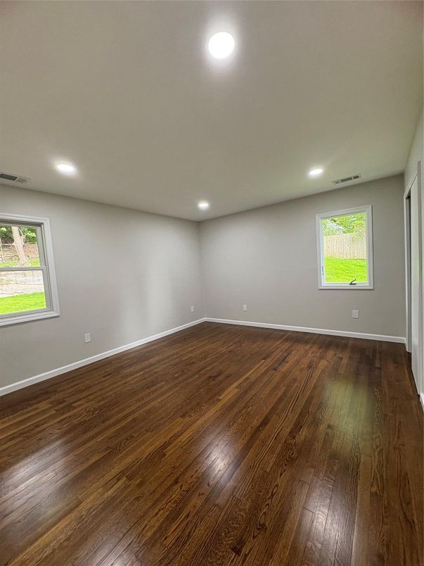 Empty room, Interior, Recessed Lighting, Wood Texture Flooring