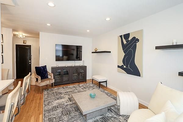 Interior, Living room, Recessed Lighting, Wood Texture Flooring