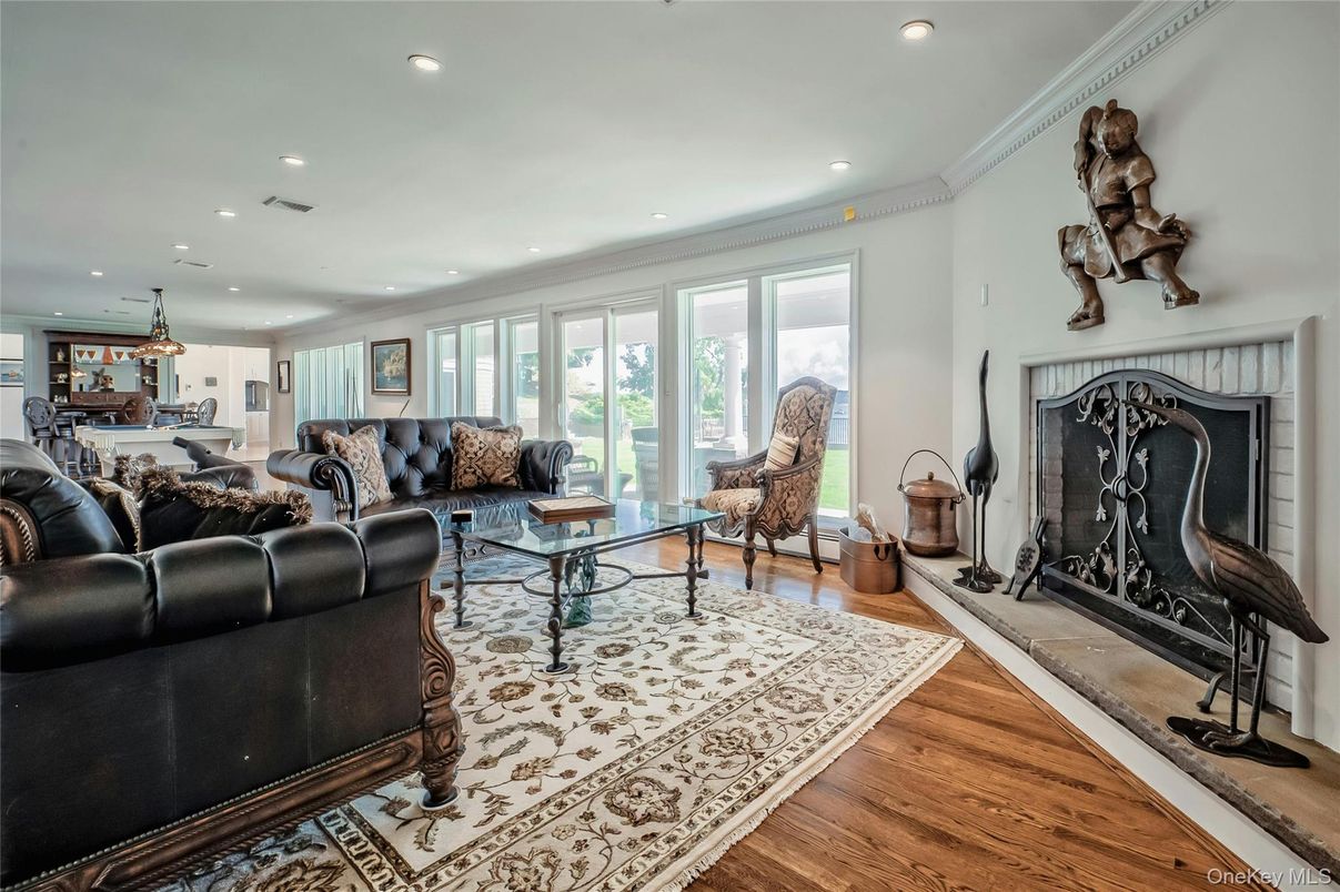 Fireplace, Interior, Living room, Pendant Lights, Recessed Lighting, Wood Texture Flooring