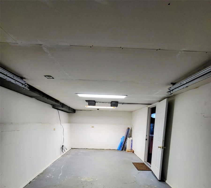 Garage, Interior