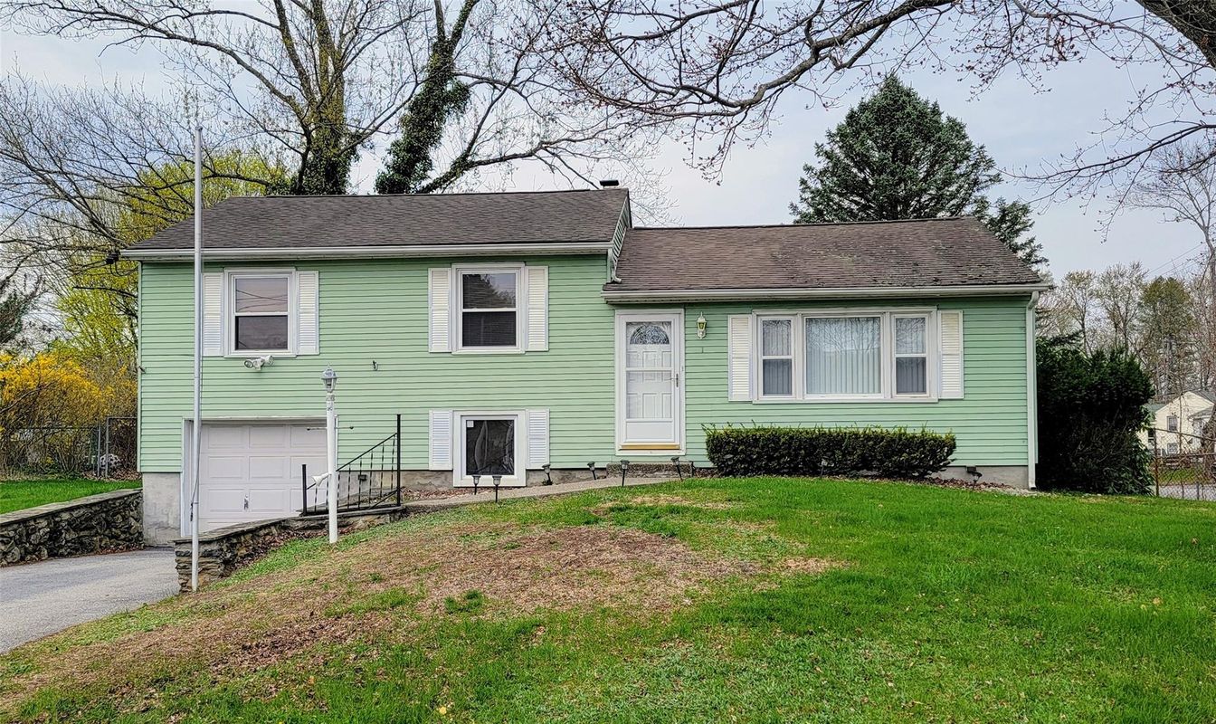 Attached, Exterior, Facade, Raised Ranch