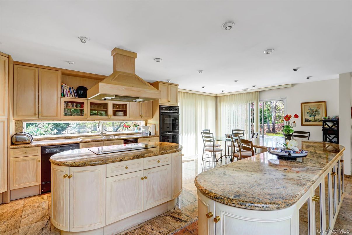 Dining room, Interior, Kitchen, Recessed Lighting