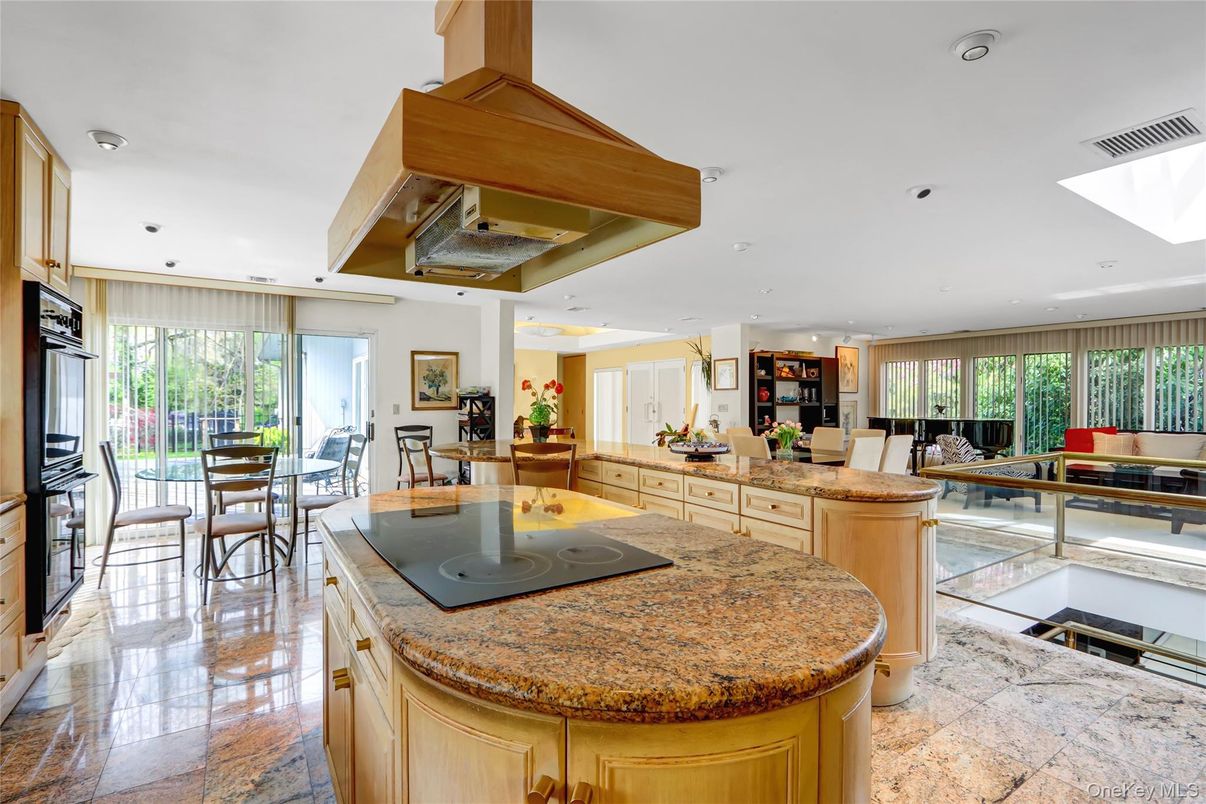 Dining room, Interior, Kitchen, Recessed Lighting