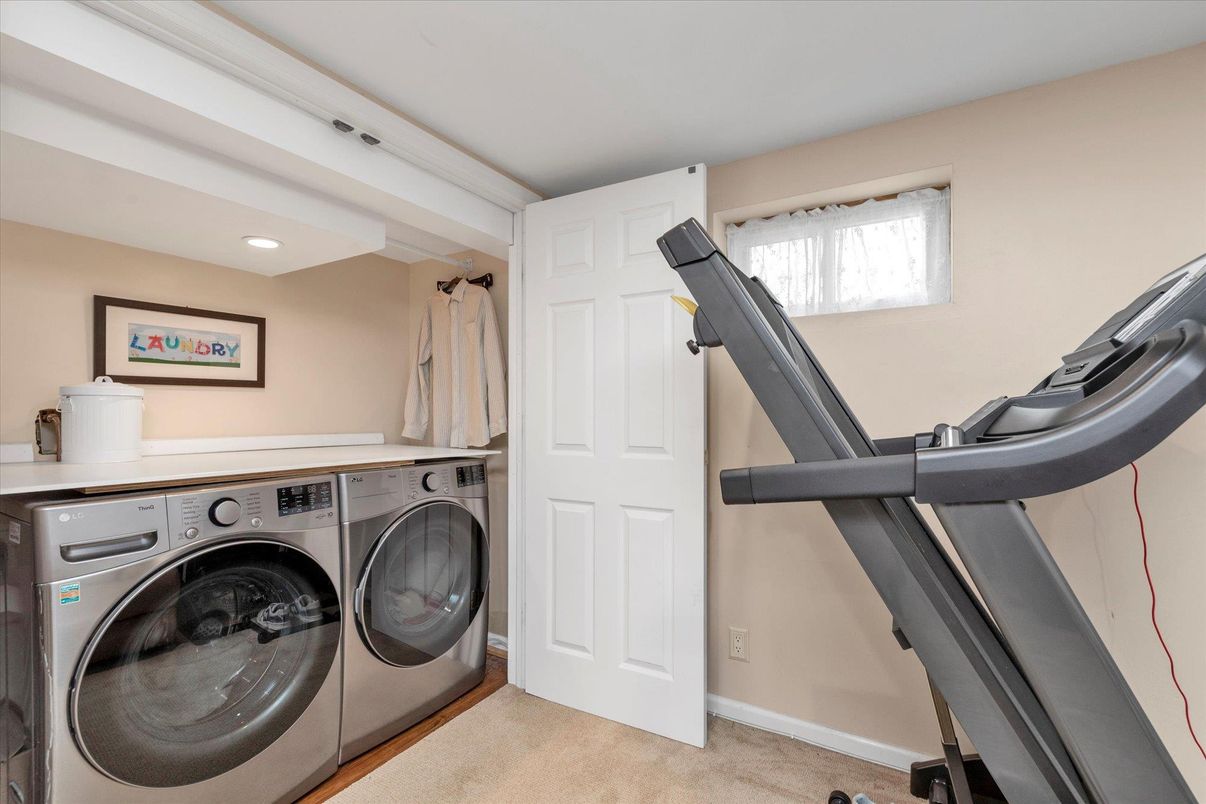 Fitness Equipment, Interior, Recessed Lighting, Washer