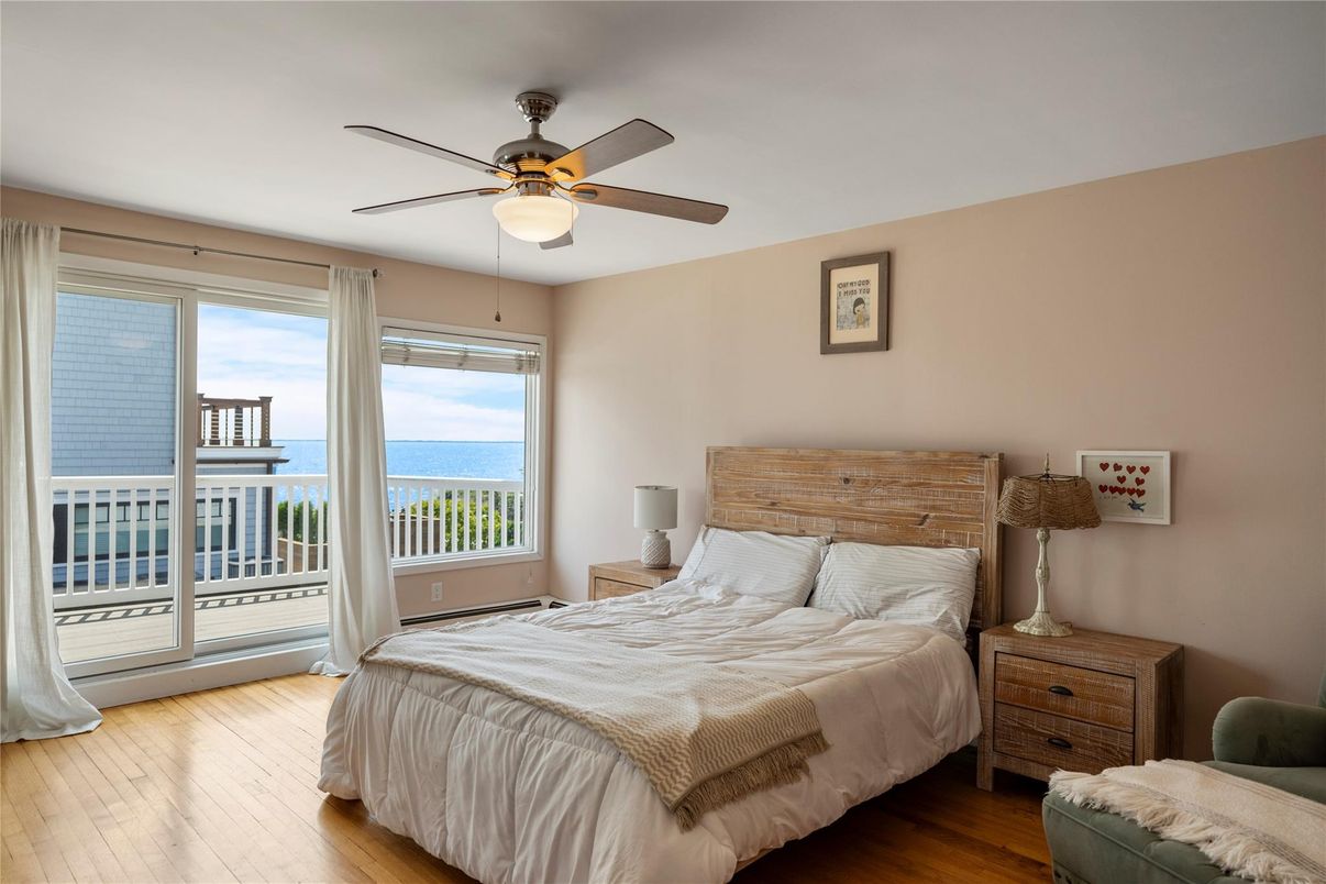 Bedroom, Interior, Water, Wood Texture Flooring
