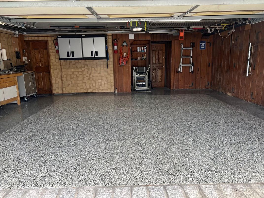 Garage, Interior, Wooden Walls