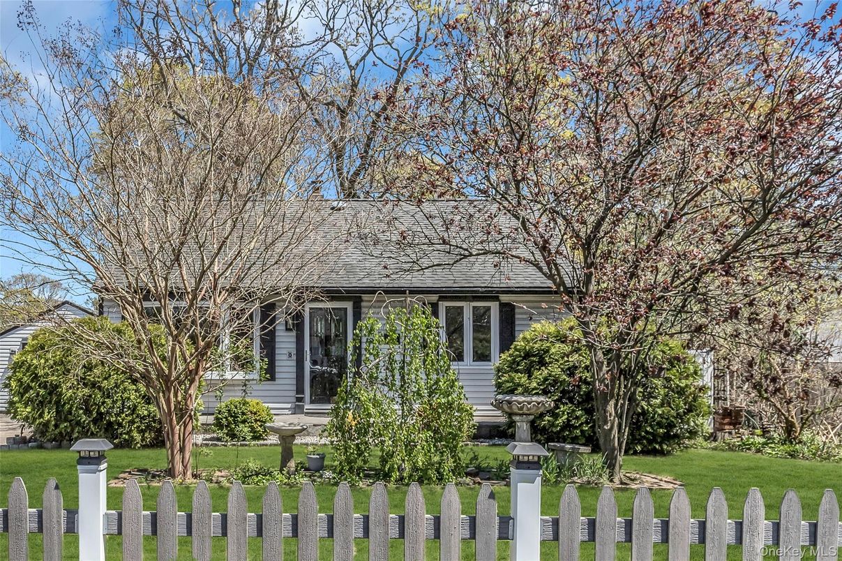 Backyard, Exterior, Facade, Cape Cod