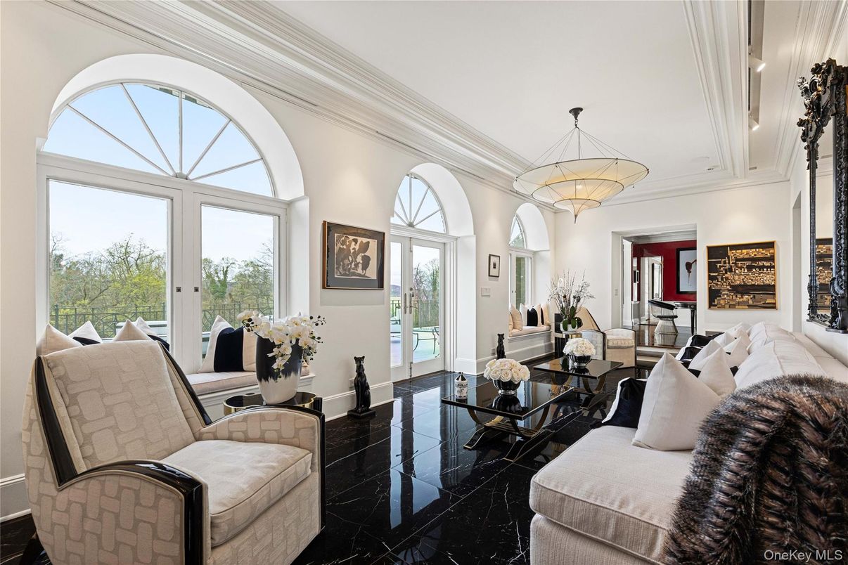 Chandelier, Interior, Living room, Marble, Pendant Lights