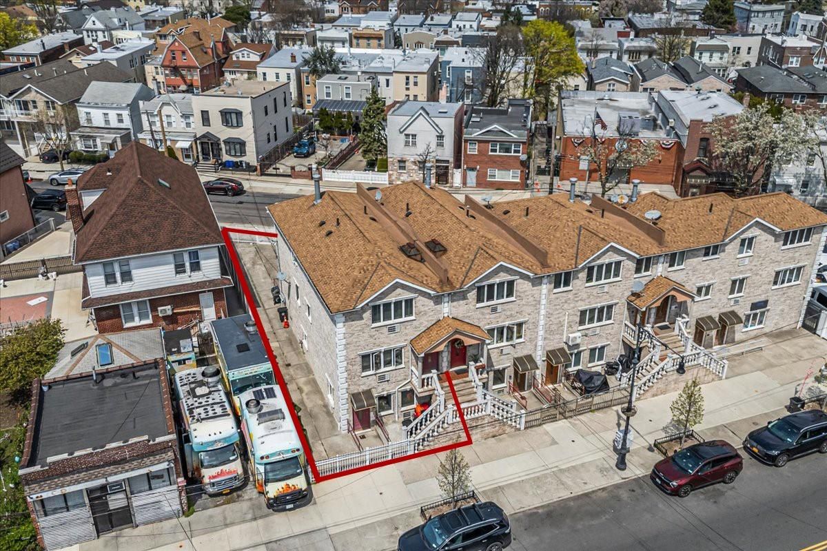 Exterior, Drone