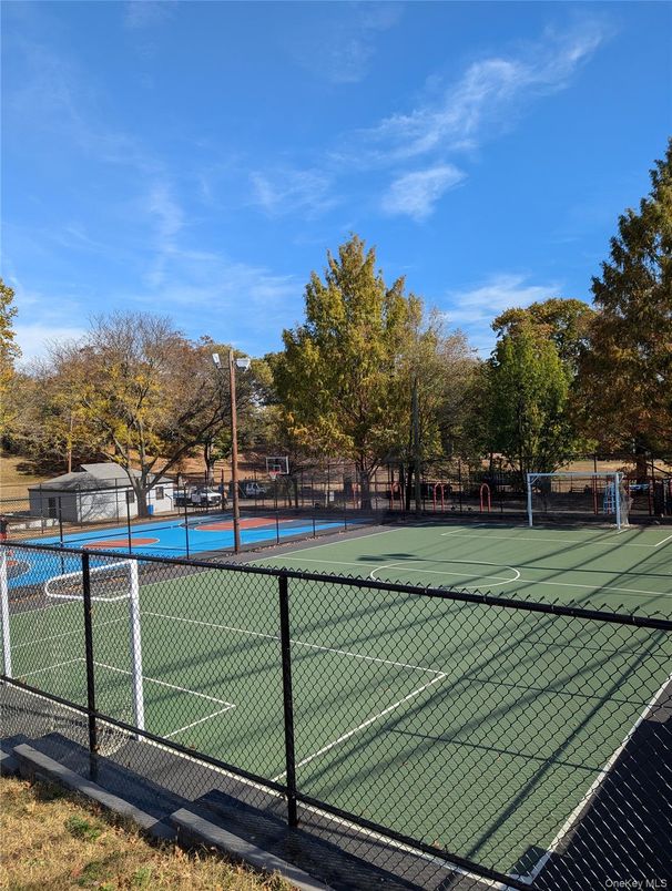 Exterior, Tennis Courts