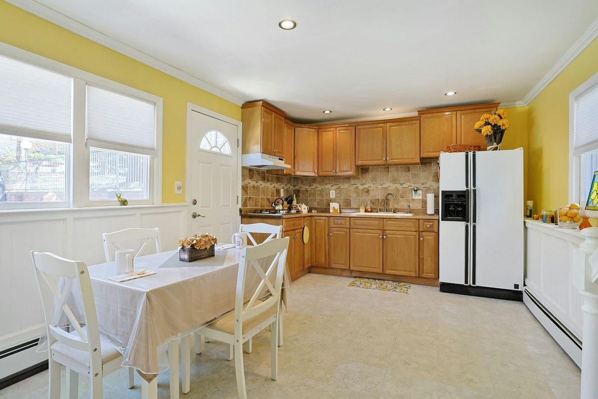 Dining room, Interior, Kitchen, Recessed Lighting