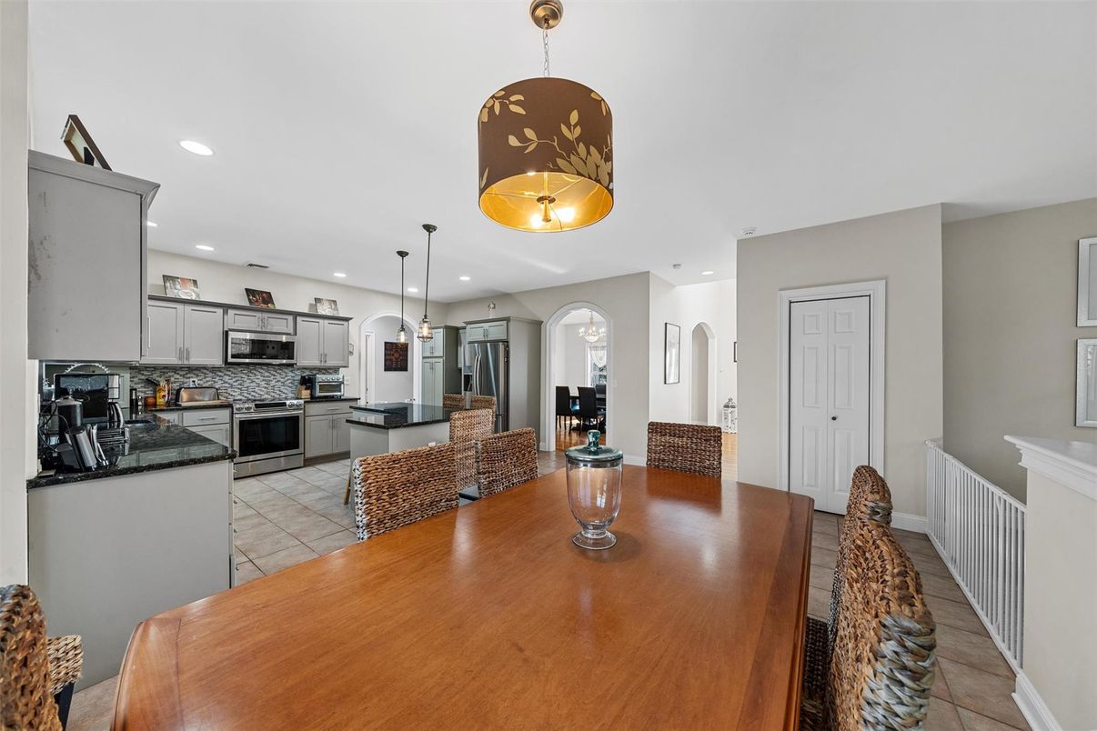 Dining room, Interior, Kitchen, Pendant Lights, Recessed Lighting, Stainless Steel Appliances