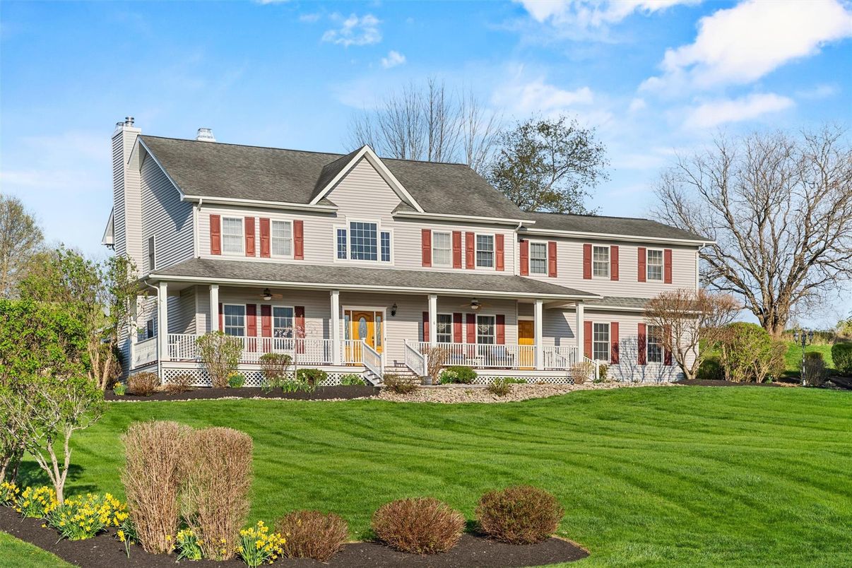 Backyard, Exterior, Facade, Farmhouse