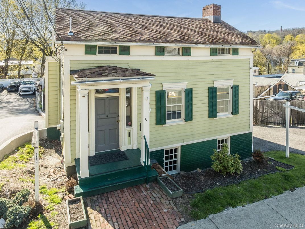 Exterior, Facade, Georgian