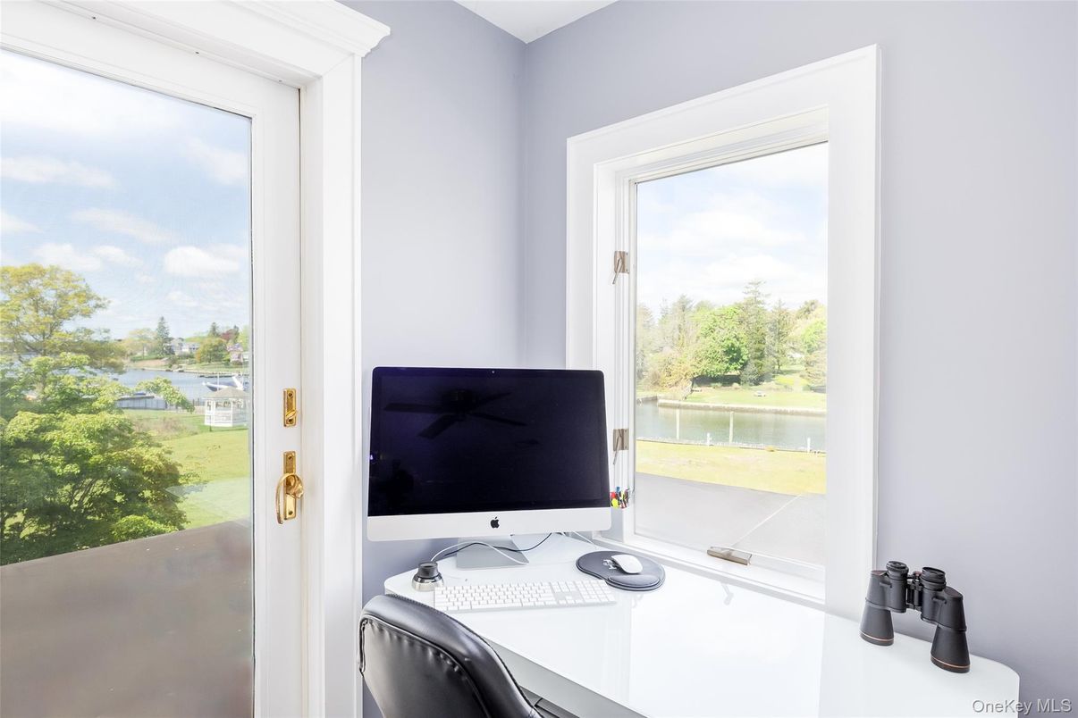 Home Office, Interior, Water